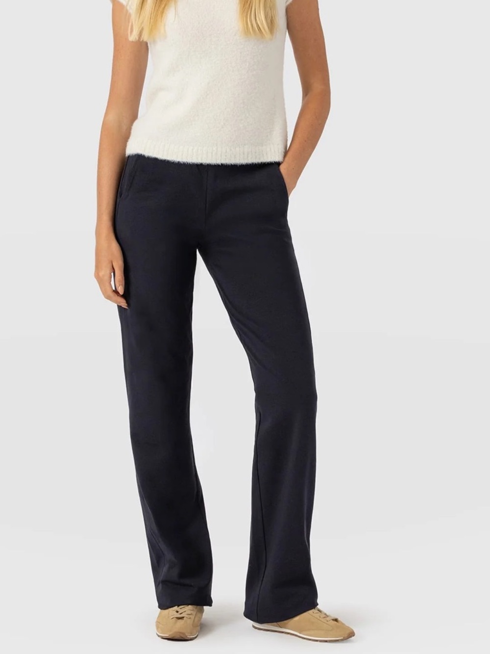 Women’s Straight-Leg Lounge Trousers in Black